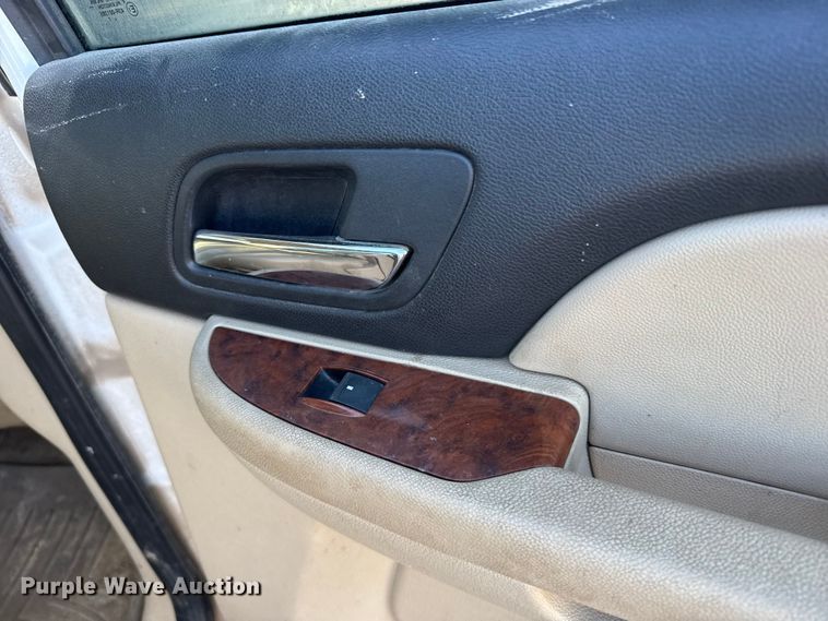 image for item FB0904 2008 Chevrolet Silverado 2500HD Crew Cab pickup truck