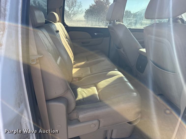 image for item FB0904 2008 Chevrolet Silverado 2500HD Crew Cab pickup truck