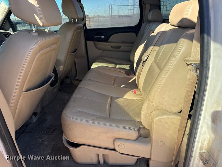 image for item FB0904 2008 Chevrolet Silverado 2500HD Crew Cab pickup truck