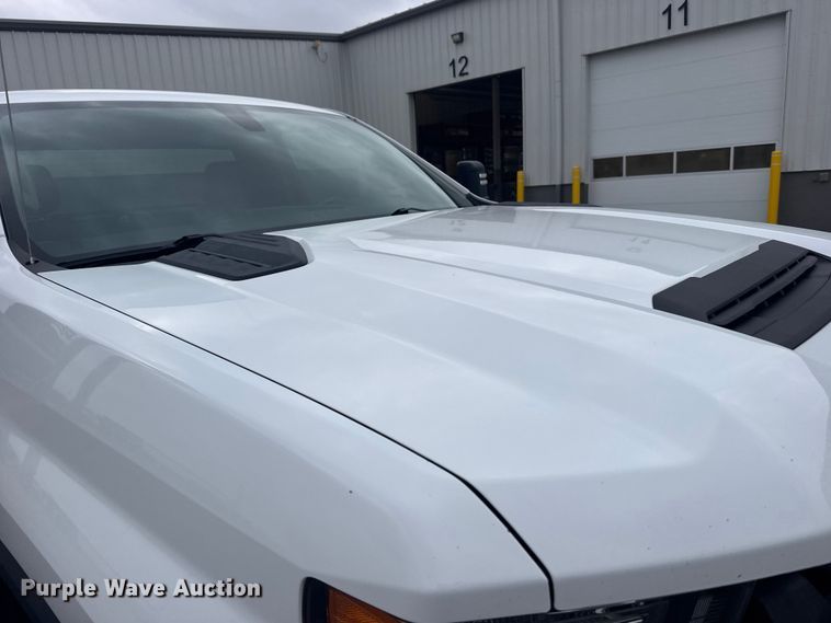 image for item FB0932 2022 Chevrolet Silverado 2500HD pickup truck