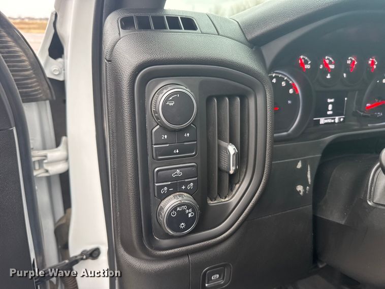 image for item FB0932 2022 Chevrolet Silverado 2500HD pickup truck