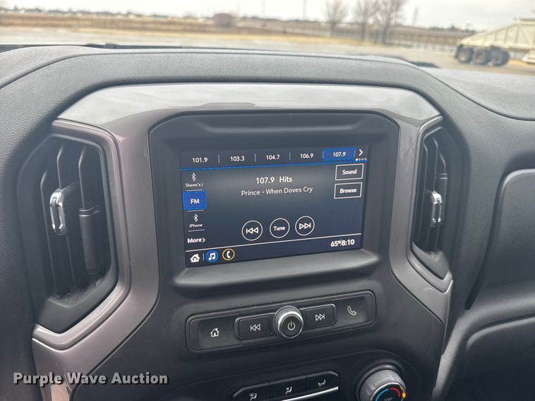 image for item FB0932 2022 Chevrolet Silverado 2500HD pickup truck