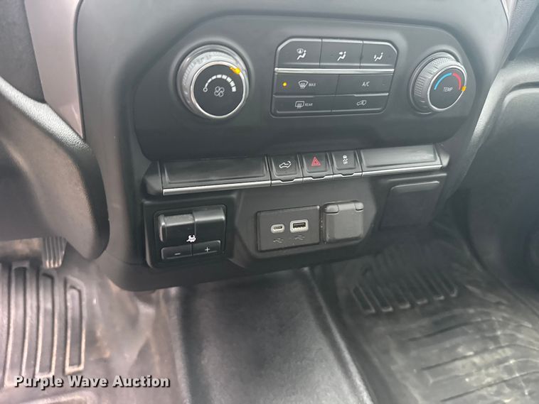 image for item FB0932 2022 Chevrolet Silverado 2500HD pickup truck