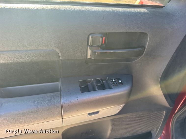 image for item FB0947 2010 Toyota Tundra Crew Cab pickup truck