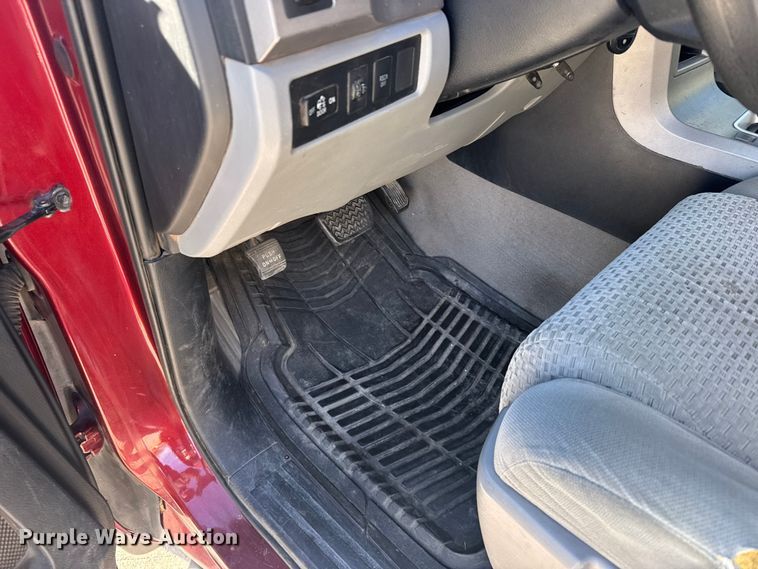 image for item FB0947 2010 Toyota Tundra Crew Cab pickup truck