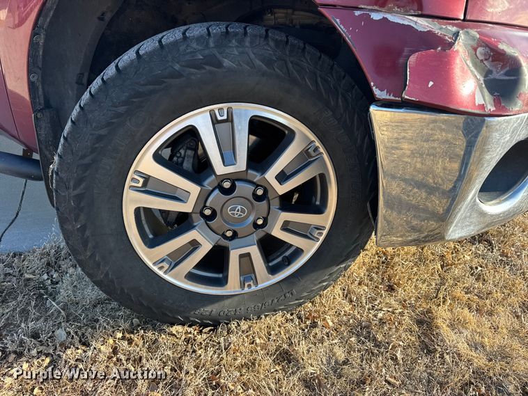 image for item FB0947 2010 Toyota Tundra Crew Cab pickup truck