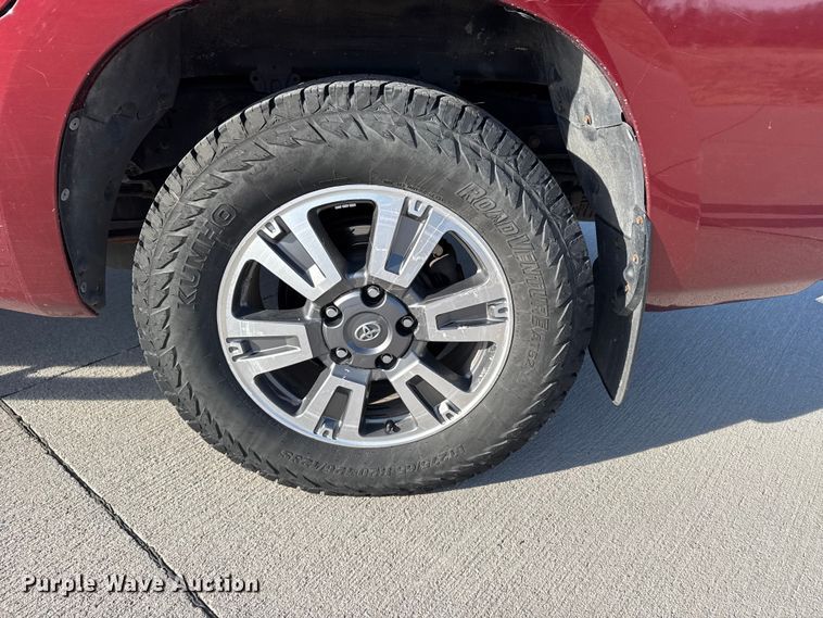 image for item FB0947 2010 Toyota Tundra Crew Cab pickup truck