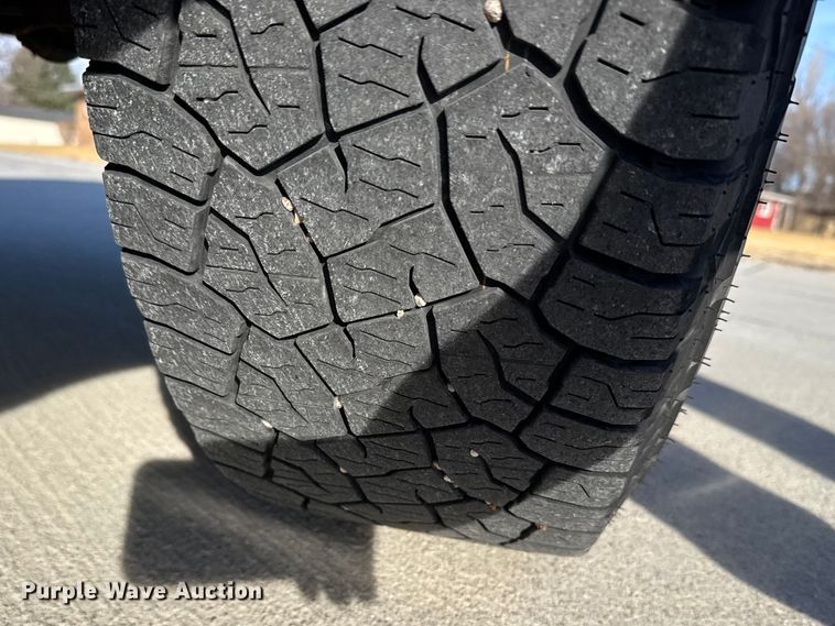 image for item FB0947 2010 Toyota Tundra Crew Cab pickup truck