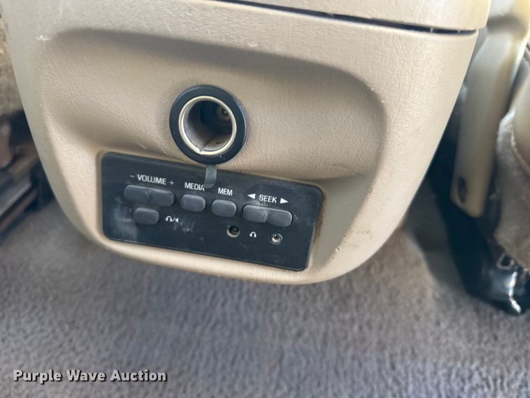 image for item FB0949 2000 Ford Excursion SUV