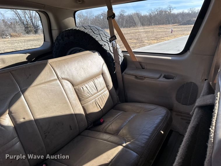 image for item FB0949 2000 Ford Excursion SUV