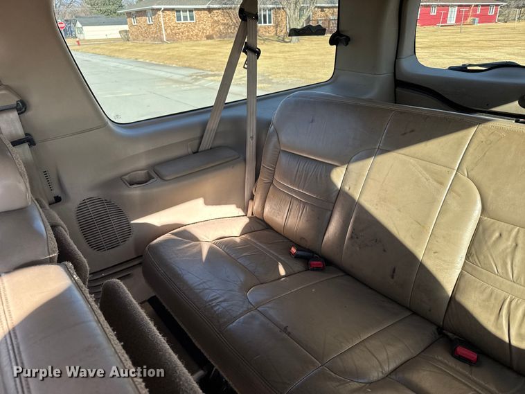 image for item FB0949 2000 Ford Excursion SUV