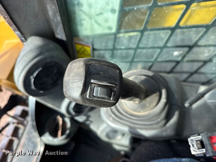 image for item FB0950 2018 Caterpillar 289D tracked skid steer loader