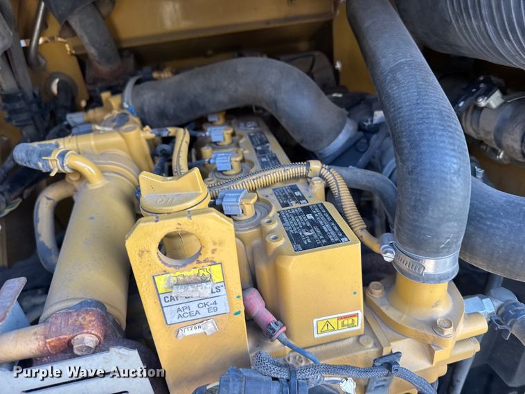 image for item FB0950 2018 Caterpillar 289D tracked skid steer loader