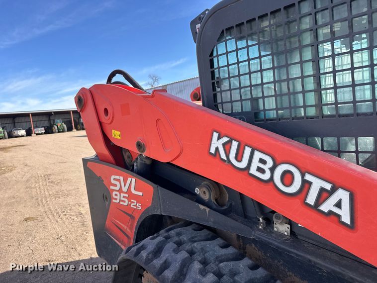 image for item FB0951 2020 Kubota SVL 95-2s tracked skid steer loader