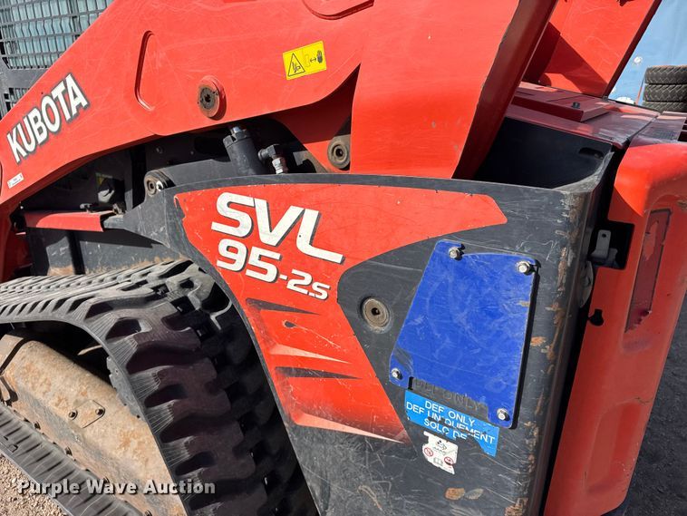 image for item FB0951 2020 Kubota SVL 95-2s tracked skid steer loader