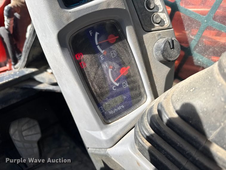 image for item FB0951 2020 Kubota SVL 95-2s tracked skid steer loader