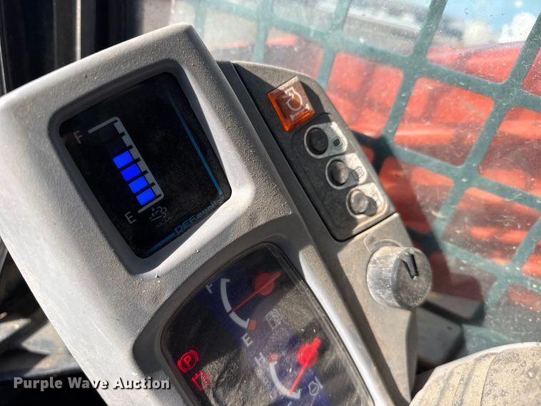 image for item FB0951 2020 Kubota SVL 95-2s tracked skid steer loader