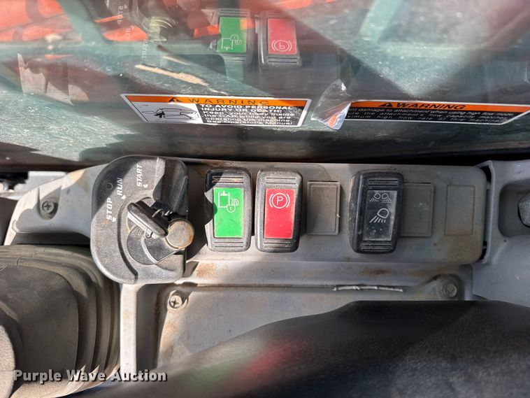 image for item FB0951 2020 Kubota SVL 95-2s tracked skid steer loader