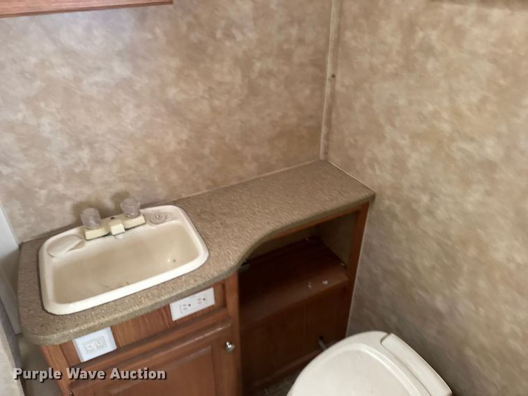 image for item FB0952 2008 Jayco Jay Feather LGT camper