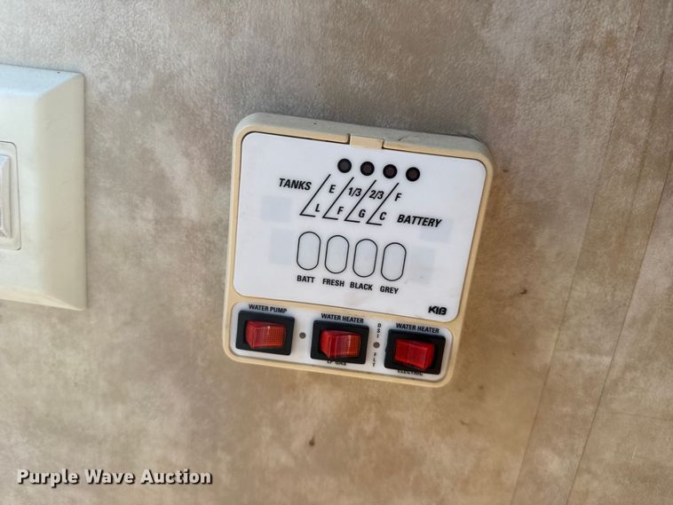 image for item FB0952 2008 Jayco Jay Feather LGT camper