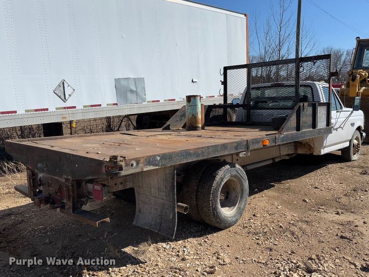 image for item FB3144 1997 Ford F350 flatbed pickup truck