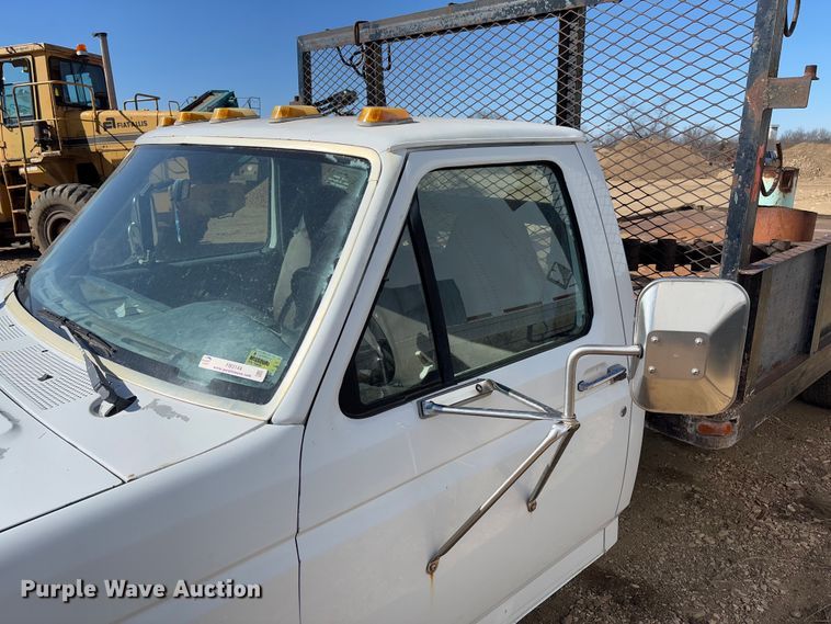 image for item FB3144 1997 Ford F350 flatbed pickup truck