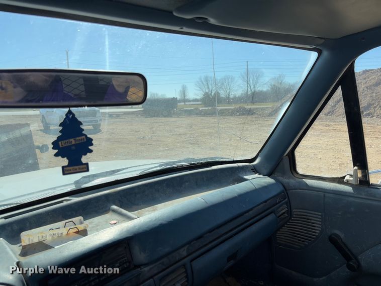 image for item FB3144 1997 Ford F350 flatbed pickup truck