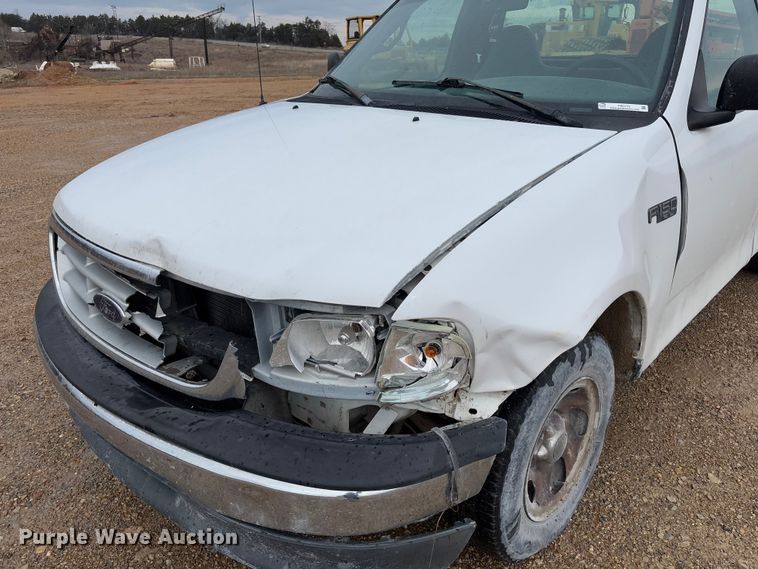 image for item FB3172 1999 Ford F150 pickup truck