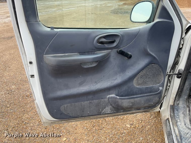 image for item FB3172 1999 Ford F150 pickup truck