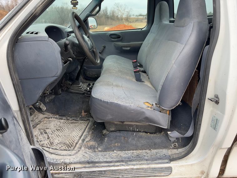 image for item FB3172 1999 Ford F150 pickup truck