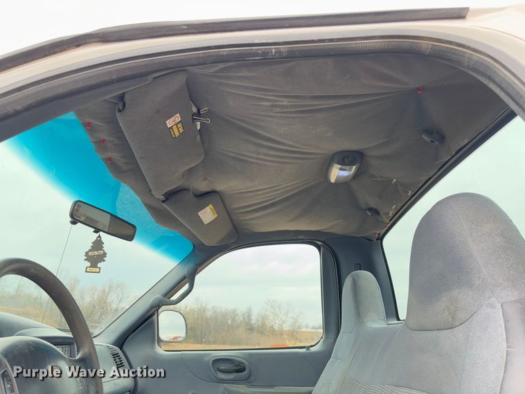 image for item FB3172 1999 Ford F150 pickup truck