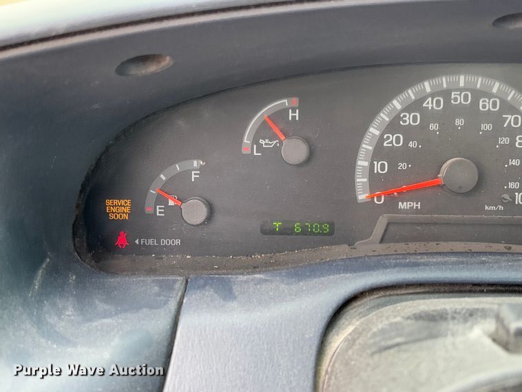 image for item FB3172 1999 Ford F150 pickup truck