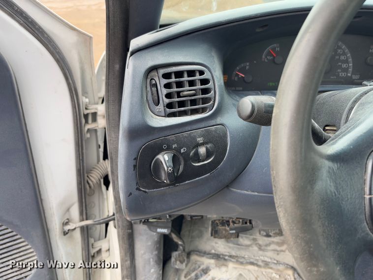 image for item FB3172 1999 Ford F150 pickup truck