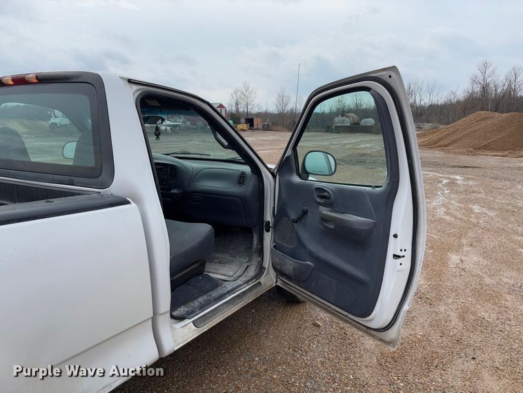 image for item FB3172 1999 Ford F150 pickup truck