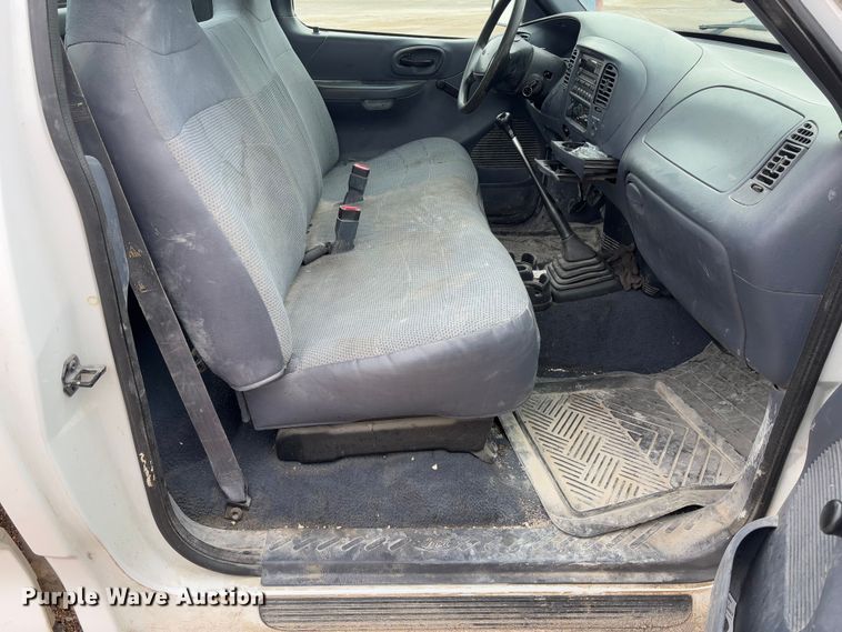 image for item FB3172 1999 Ford F150 pickup truck