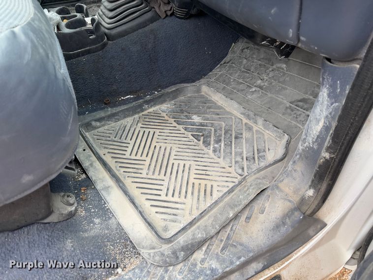 image for item FB3172 1999 Ford F150 pickup truck