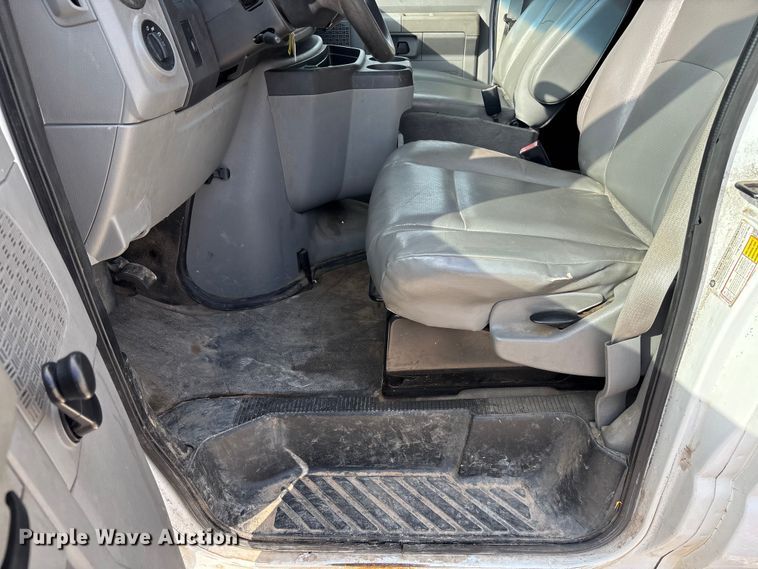 image for item FB3186 2011 Ford E250 van