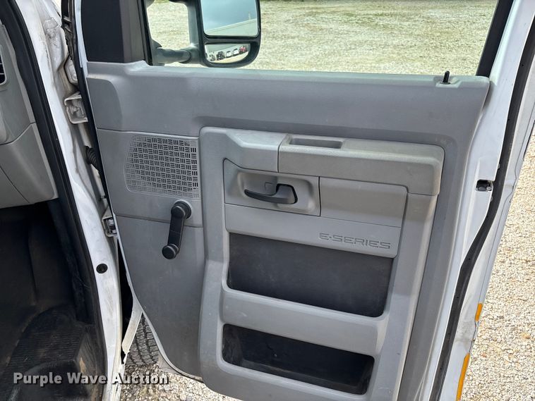 image for item FB3186 2011 Ford E250 van