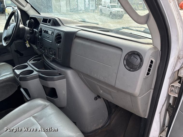 image for item FB3186 2011 Ford E250 van