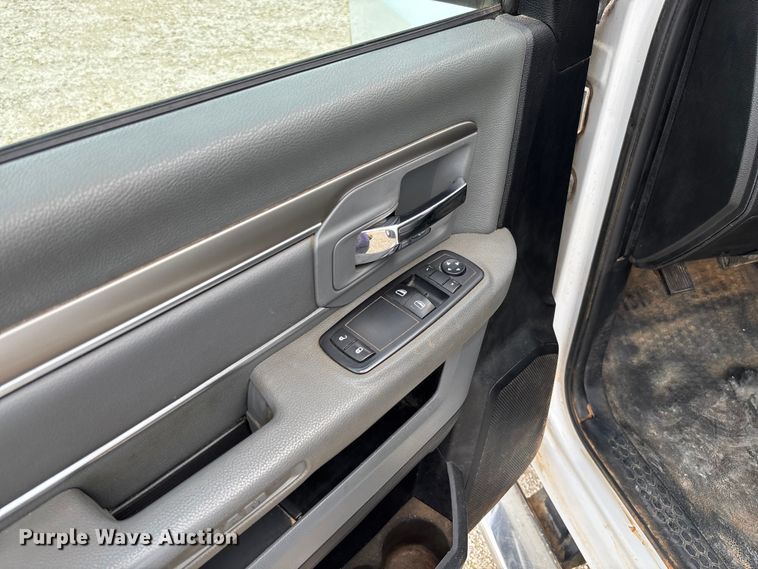 image for item FB3187 2015 RAM 2500 pickup truck