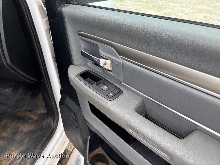 image for item FB3187 2015 RAM 2500 pickup truck