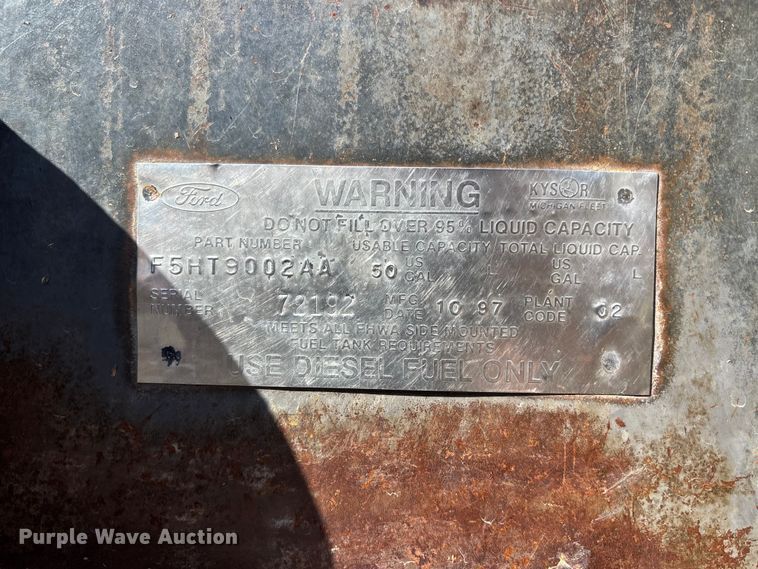 image for item FB3569 1998 Ford F-800 forestry bucket truck