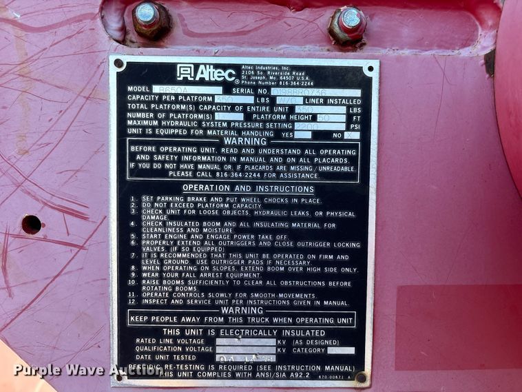 image for item FB3569 1998 Ford F-800 forestry bucket truck