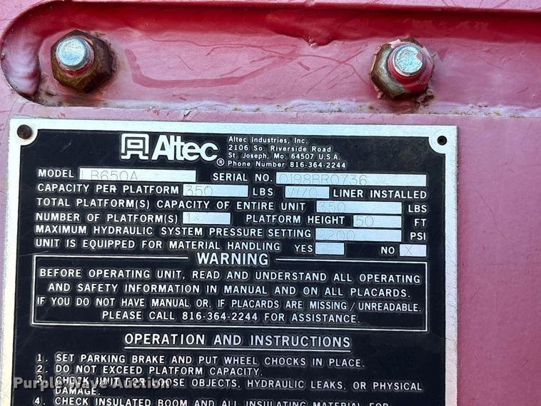 image for item FB3569 1998 Ford F-800 forestry bucket truck