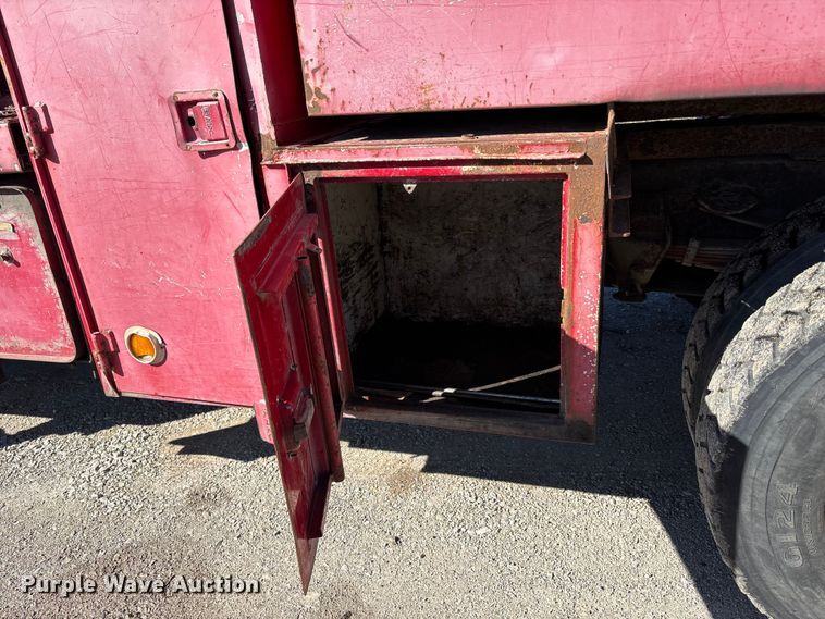 image for item FB3569 1998 Ford F-800 forestry bucket truck