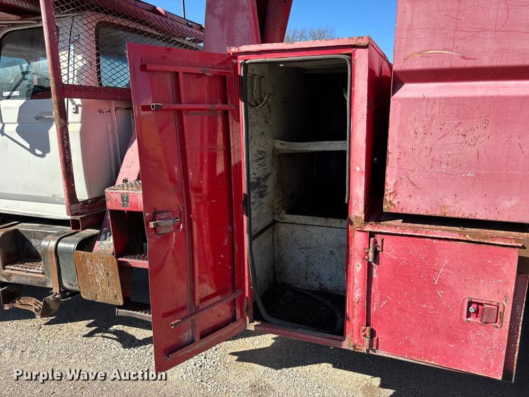 image for item FB3569 1998 Ford F-800 forestry bucket truck