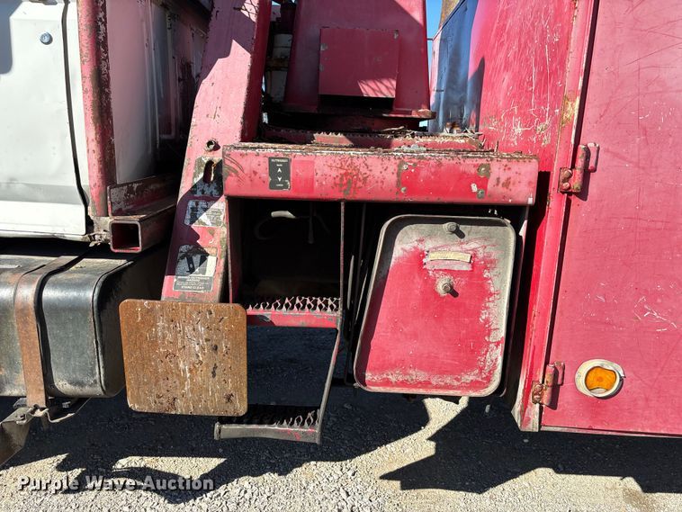 image for item FB3569 1998 Ford F-800 forestry bucket truck