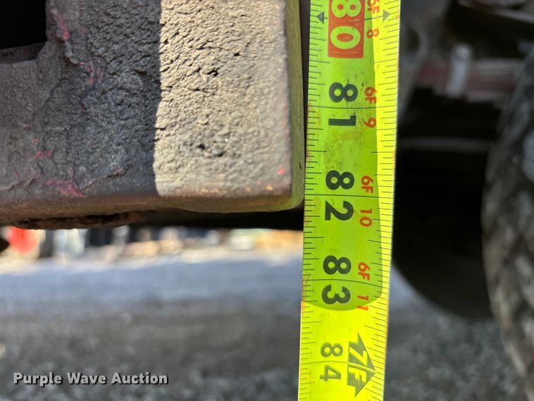 image for item FB3569 1998 Ford F-800 forestry bucket truck