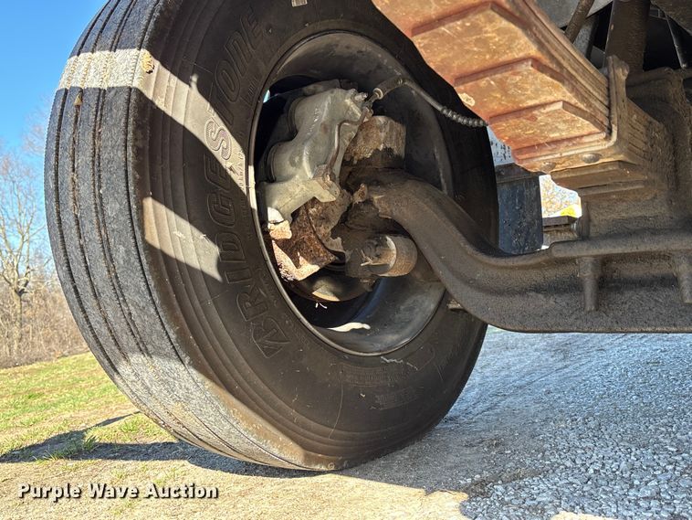 image for item FB3569 1998 Ford F-800 forestry bucket truck