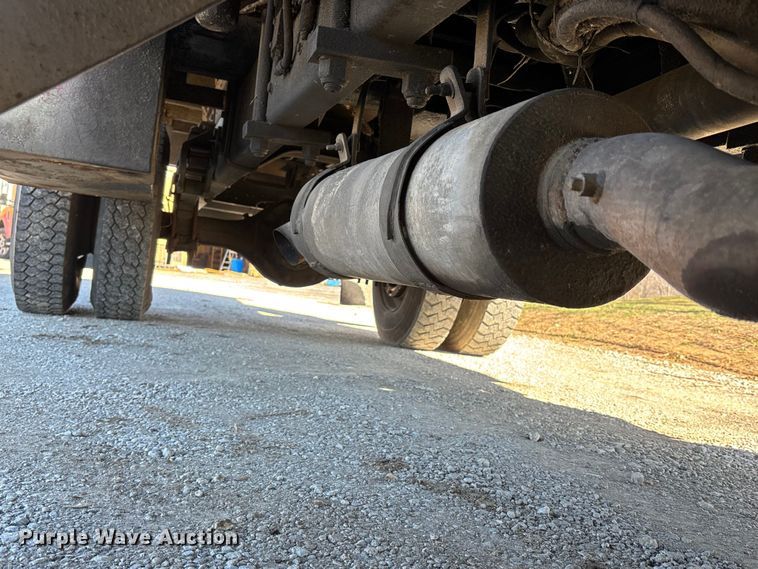 image for item FB3569 1998 Ford F-800 forestry bucket truck